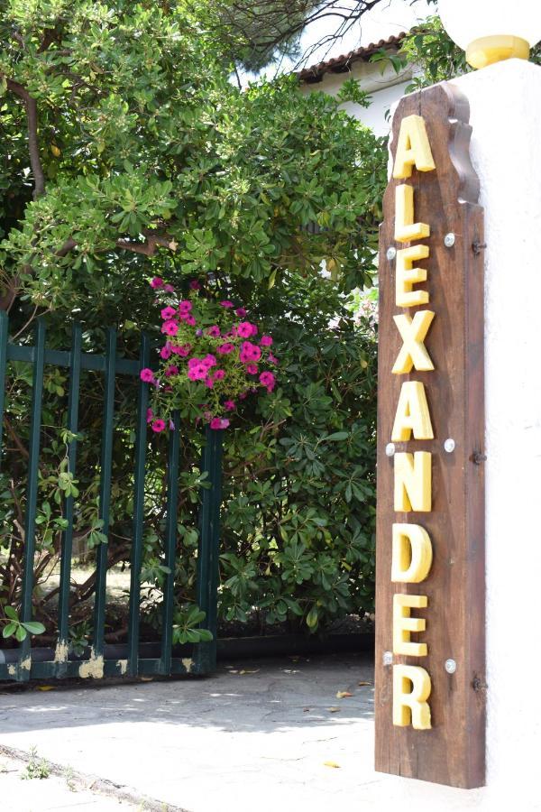 Alexander Aparthotel Пефкохори Екстериор снимка